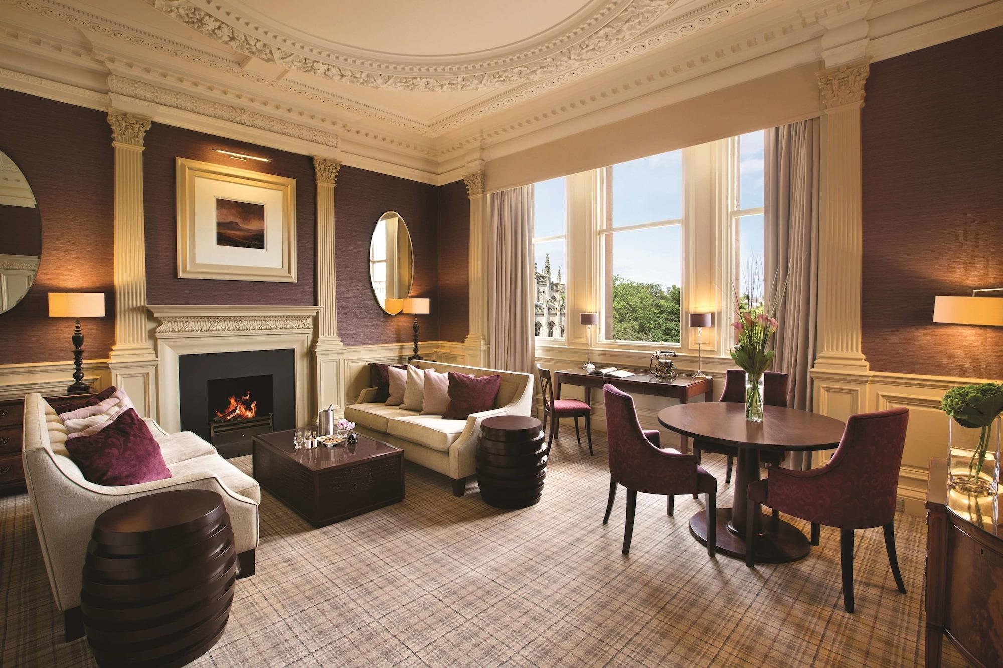Doubletree By Hilton Hotel Акаба Экстерьер фото The Drawing Room at The Albany