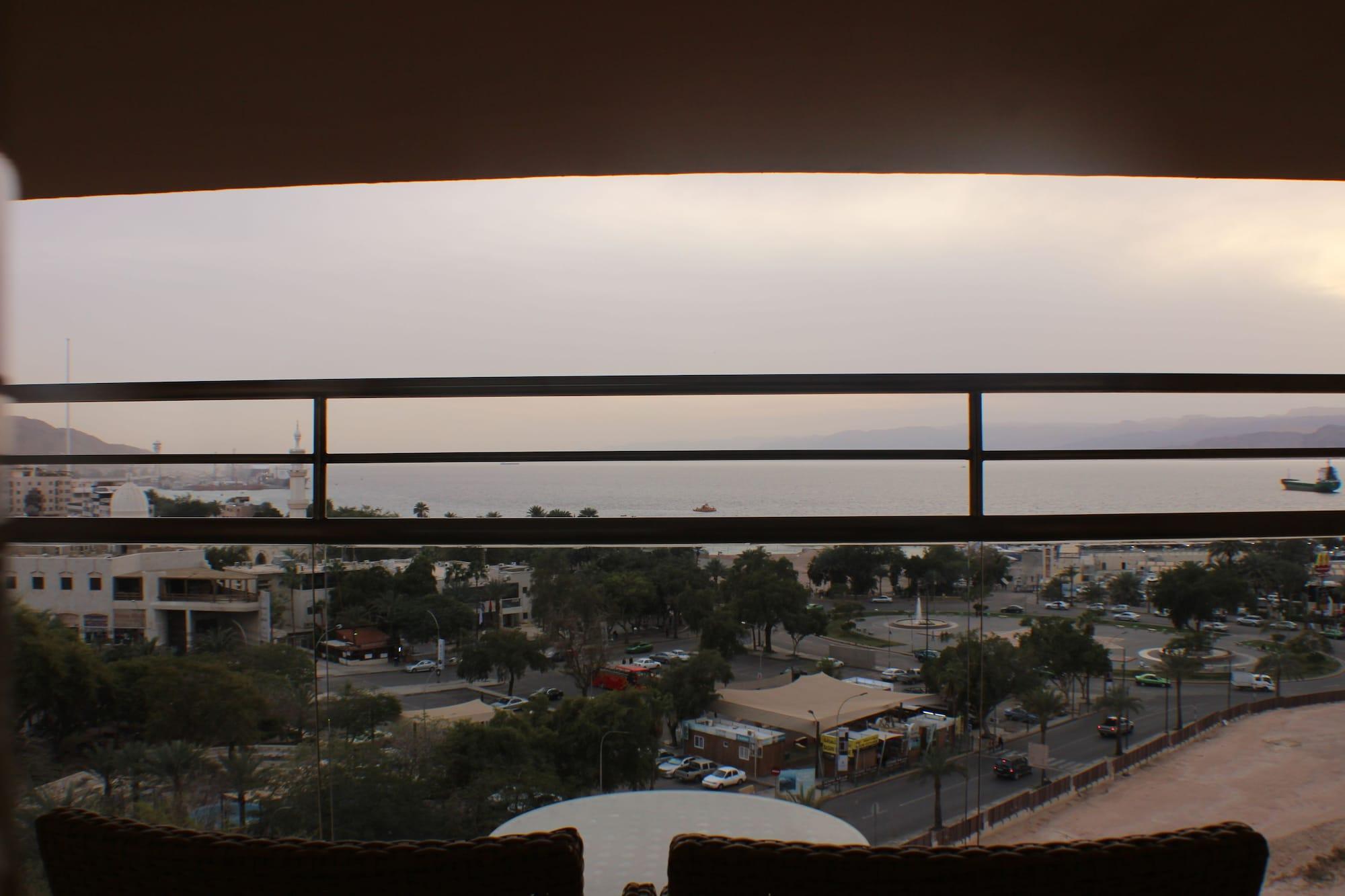 Doubletree By Hilton Hotel Акаба Экстерьер фото View of the Dead Sea from the Dead Sea Hotel