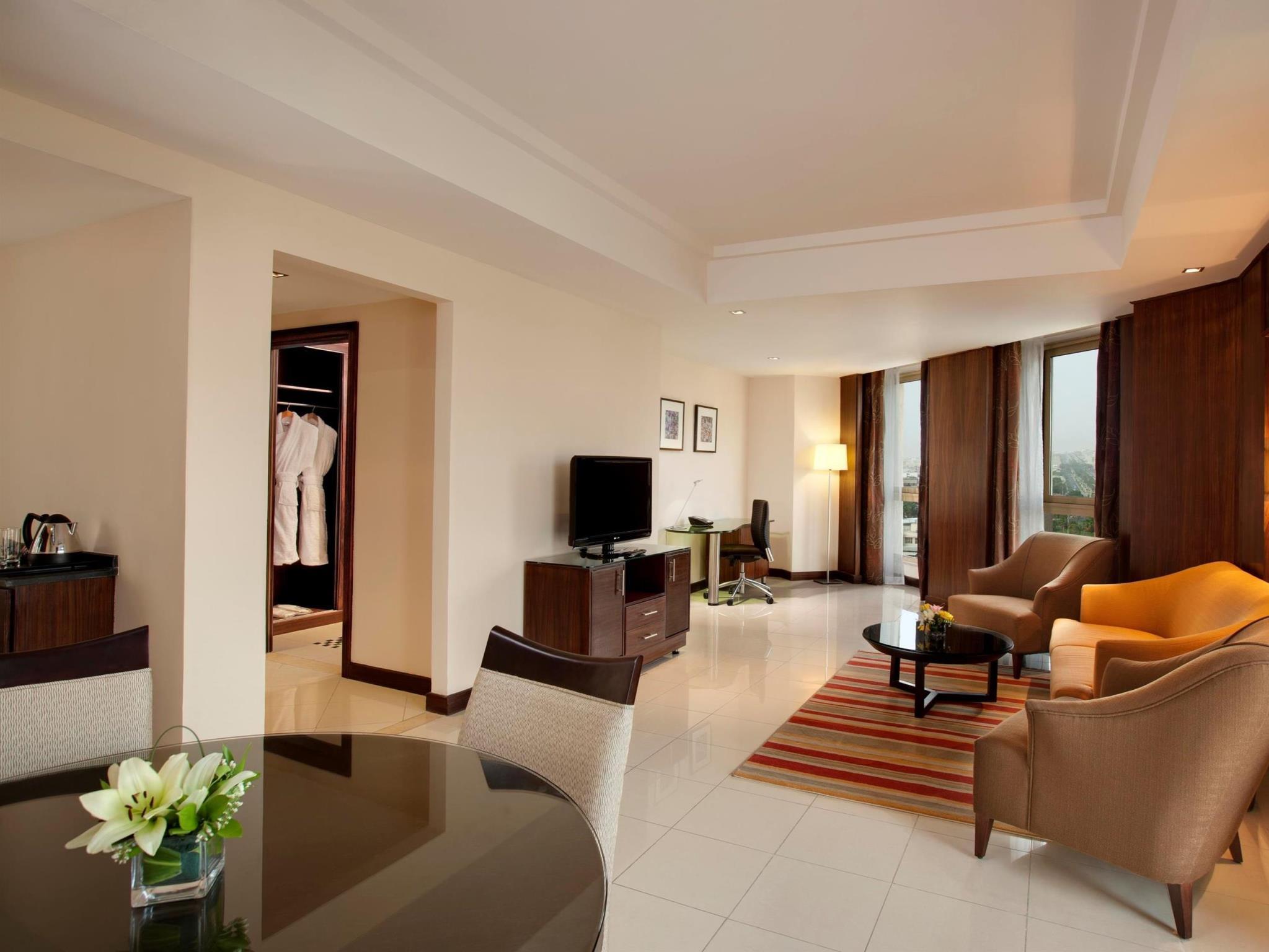 Doubletree By Hilton Hotel Акаба Экстерьер фото Suite at the Taj Bengal