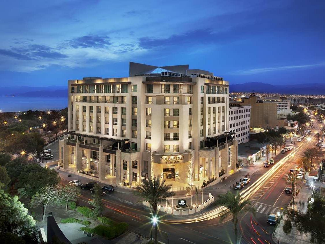 Doubletree By Hilton Hotel Акаба Экстерьер фото The West End
