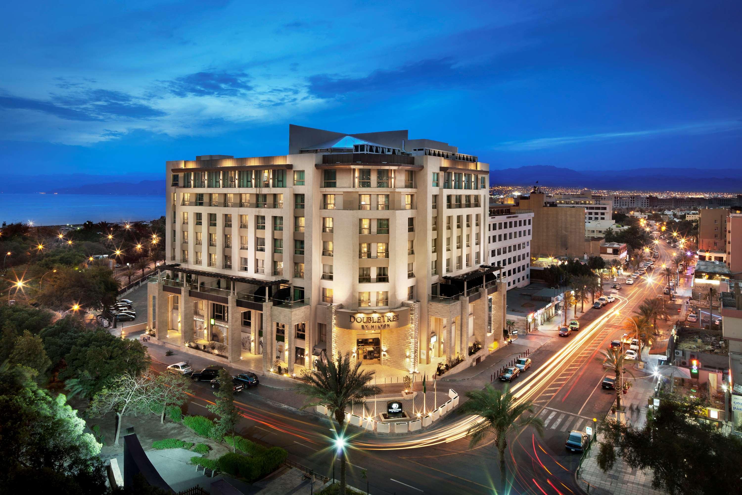 Doubletree By Hilton Hotel Акаба Экстерьер фото The West End