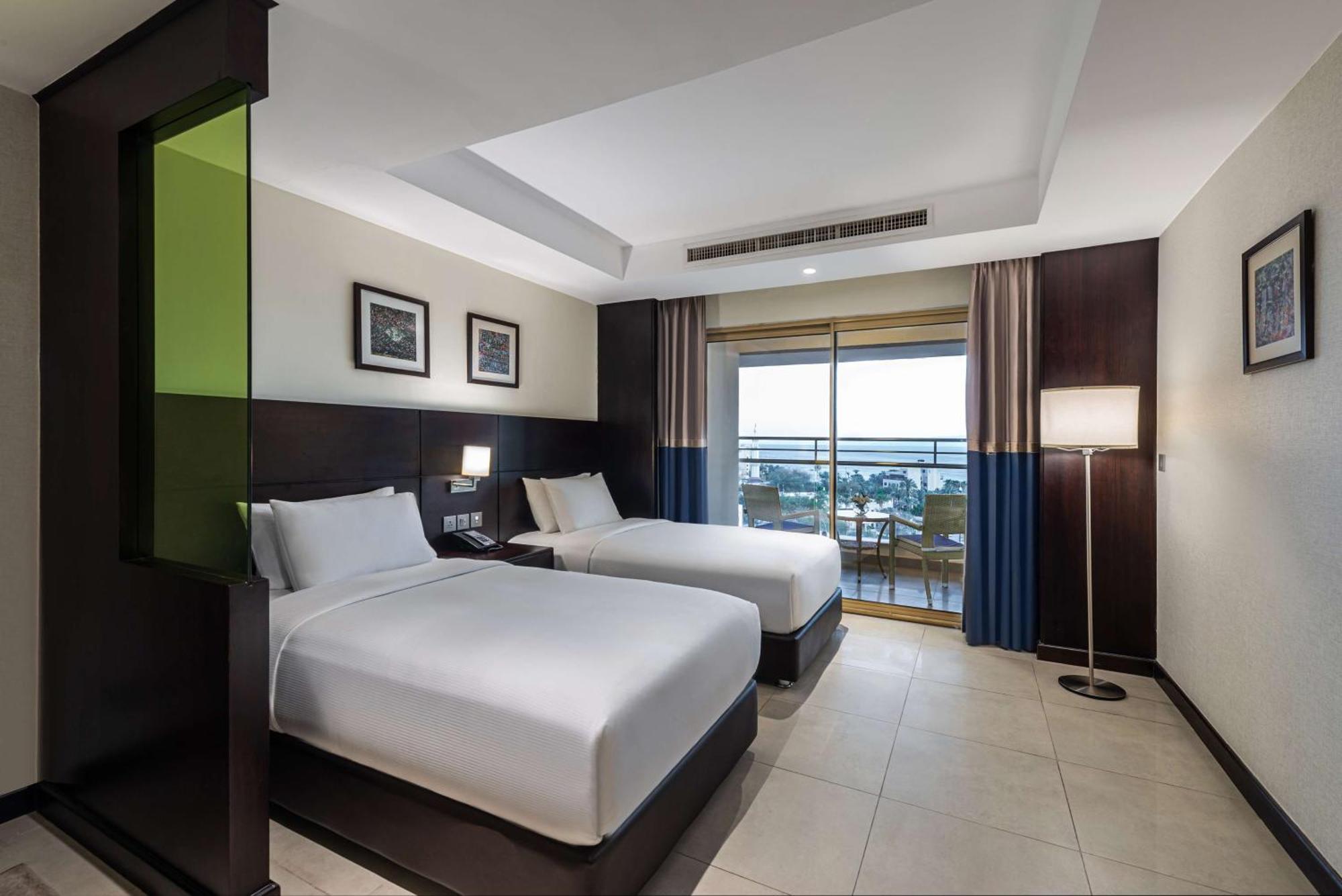 Doubletree By Hilton Hotel Акаба Экстерьер фото Deluxe Room