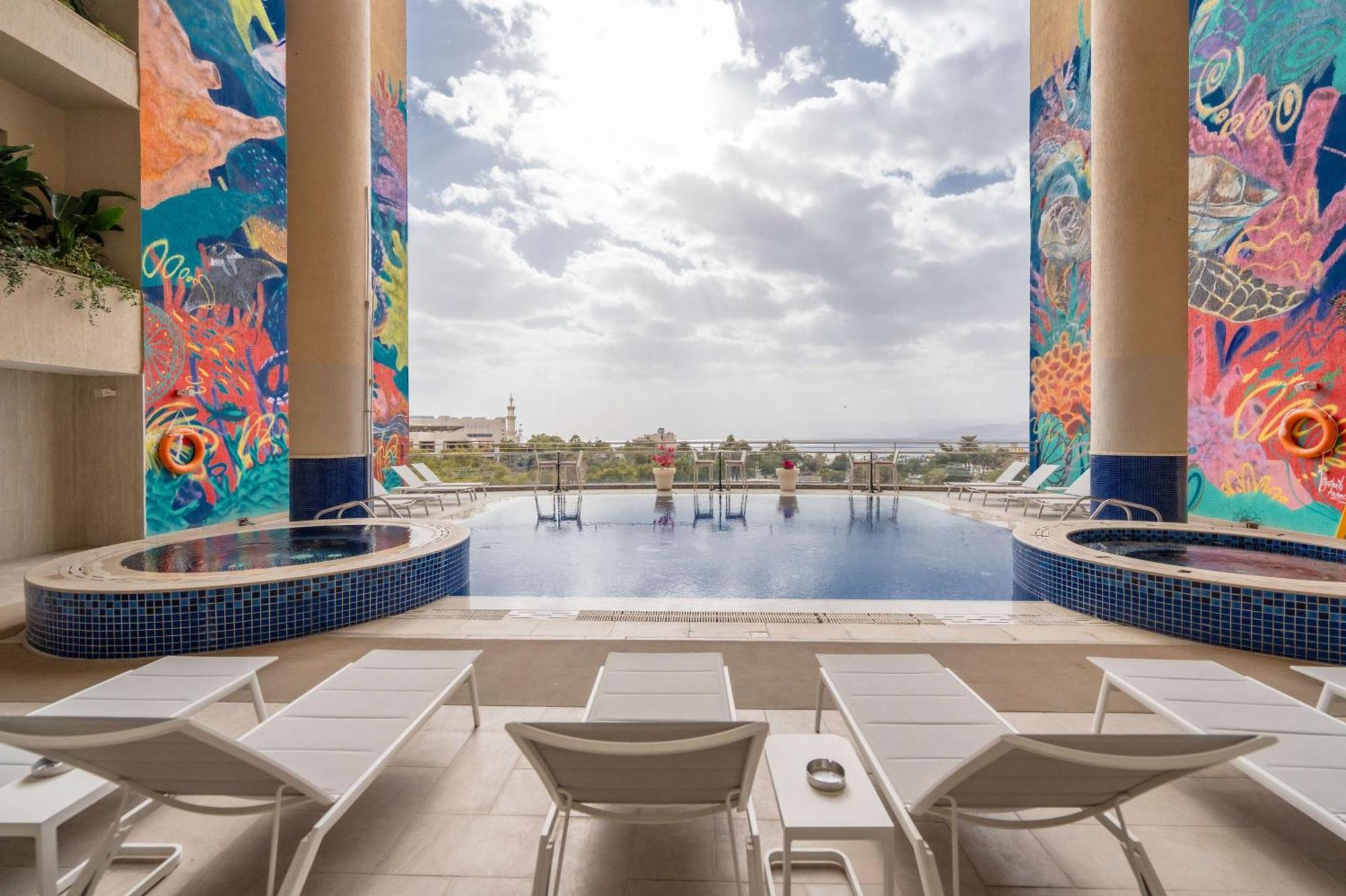 Doubletree By Hilton Hotel Акаба Экстерьер фото